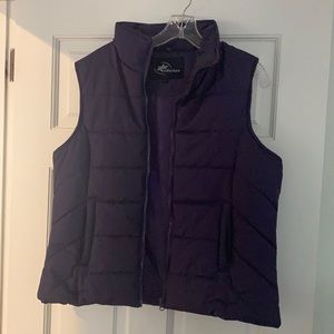Size L eggplant puffer vest